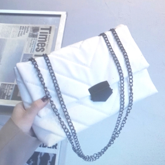 Purse - Picture 1 of 1